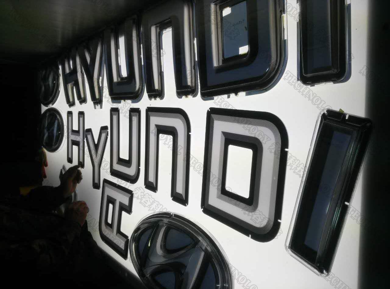 Car Logo Thermal Evaporation Coating Unit , PMMA Automotive Logo Billboard Chroming Machine