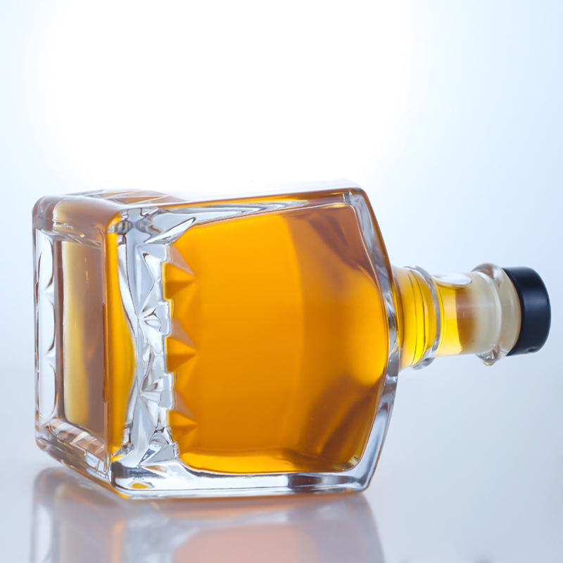 Custom Liquor Bottle for Vodka Whisky Adaptable to Different Scenarios