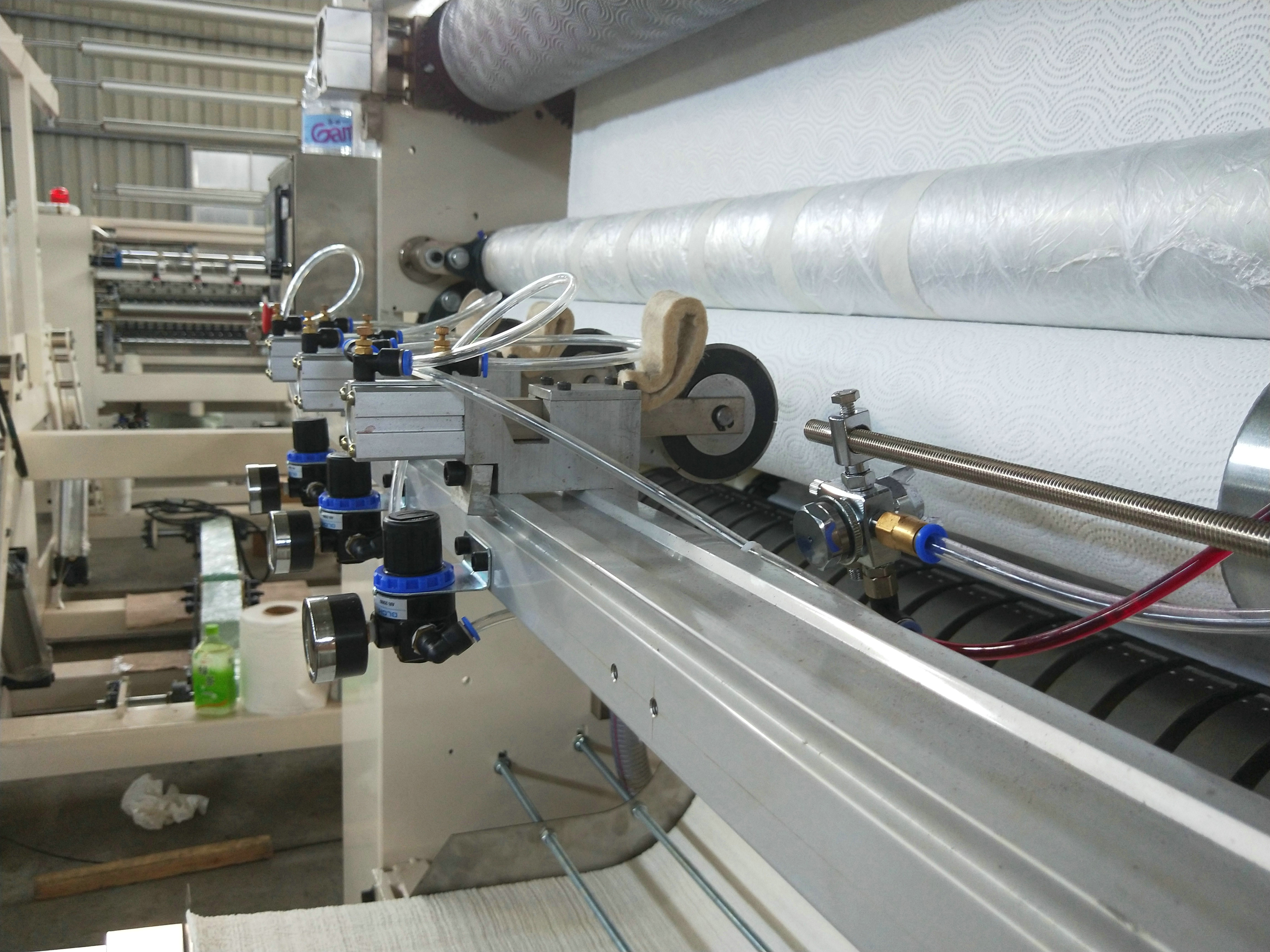 N Folding Hand Paper Towel Converting Machine / PLC Towel Making Machine