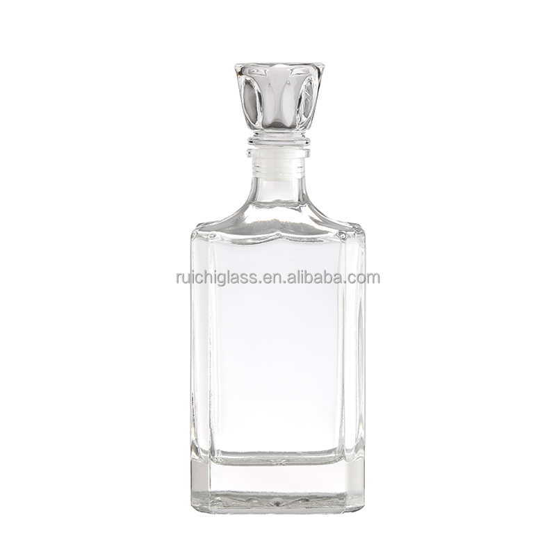 Upgrade Your Spirits Packaging with the Most Popular Style Embossed Whisky Glass Bottles