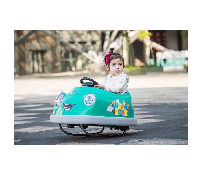 Unisex Ride On Electric Bumper Cars with Carry Handle and Remote Control