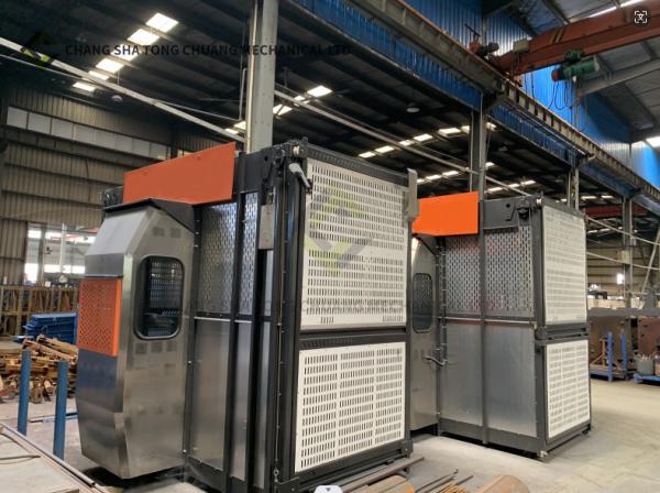 200/200D Cage / Cabin Passenger Hoist Single Cage Building Material Hoist