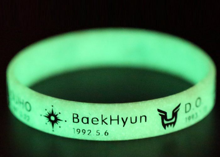 Luminous Silicone bracelet for boys girls custom logo Wristband Recessed Rubber strap words color size