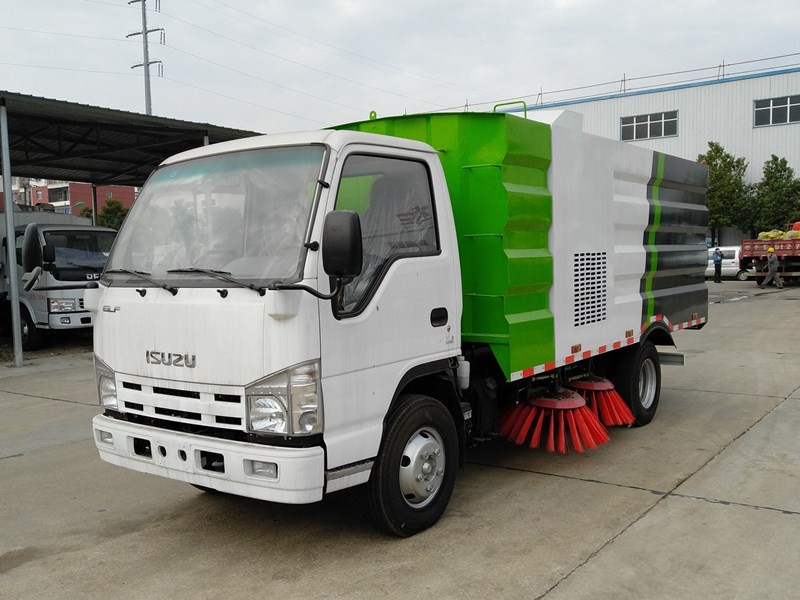 ISUZU Special Purpose Trucks 3cbm Road Sweeping Truck Mini Street Cleaning Machine