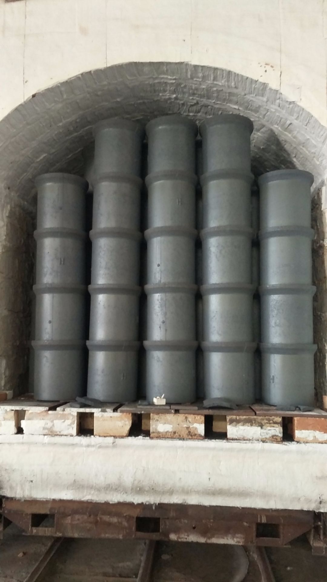 SiC Content % Min 85 SiC Reduction Crucible for Sponge Iron Production in Tunnel Kiln