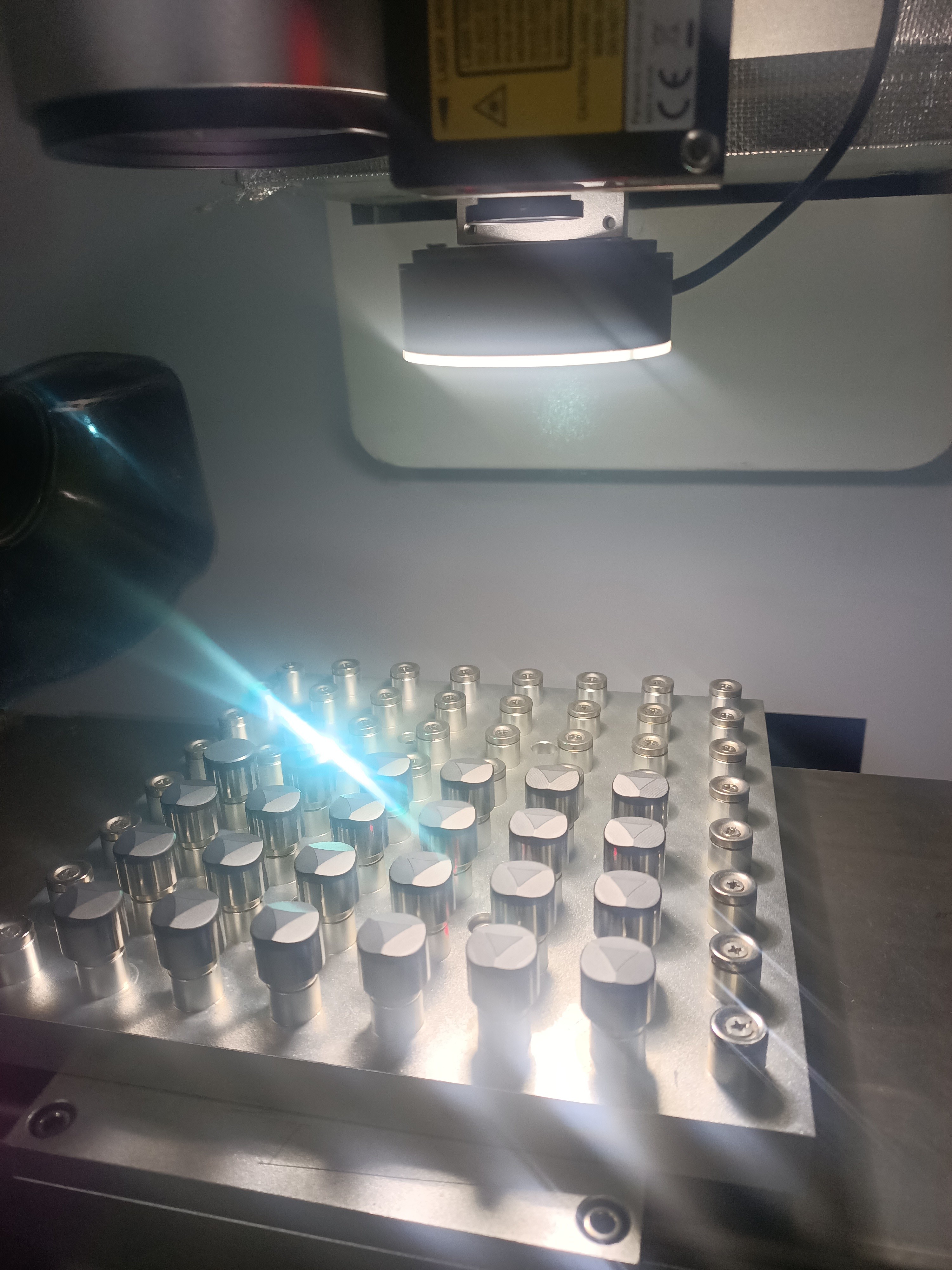 680kgs Pdc Processing Machine / Fiber Laser Engraving Machine Germany Optical 2 Axis Control