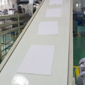 China Industrial Grade FKM Rubber Precompound with 1.8 G/cm3 Specific Gravity -30°C Low Temperature Flexibility and 25% Compression Set on sale