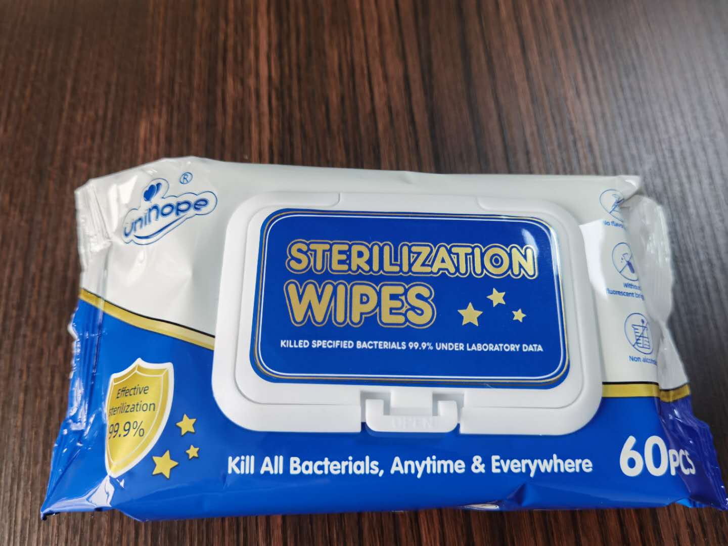 Customizable Design Sanitizing Wet Wipes for Alcohol-Free Antibacterial Protection