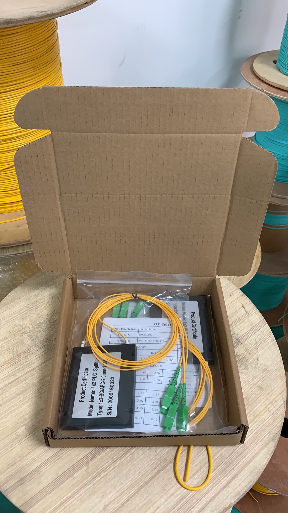 1×8 ABS Box PLC Splitter With Connector 8 Way G657A1 Fiber Type