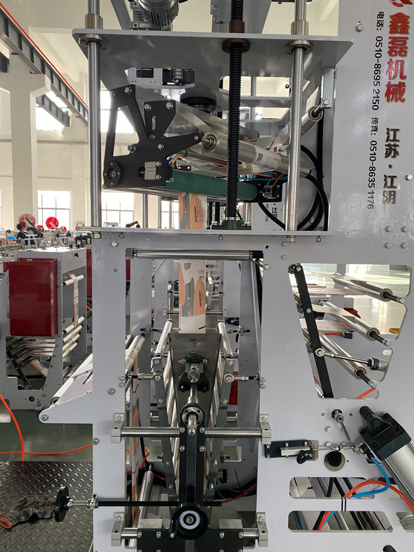 Gusset Napkin Bags Plastic Bag Production Machine With Labeling Device