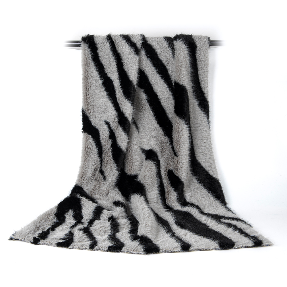Plush Women's Coat Fabric Long Fair Fur Jacquard Faux Fur for Artificial Density Contact