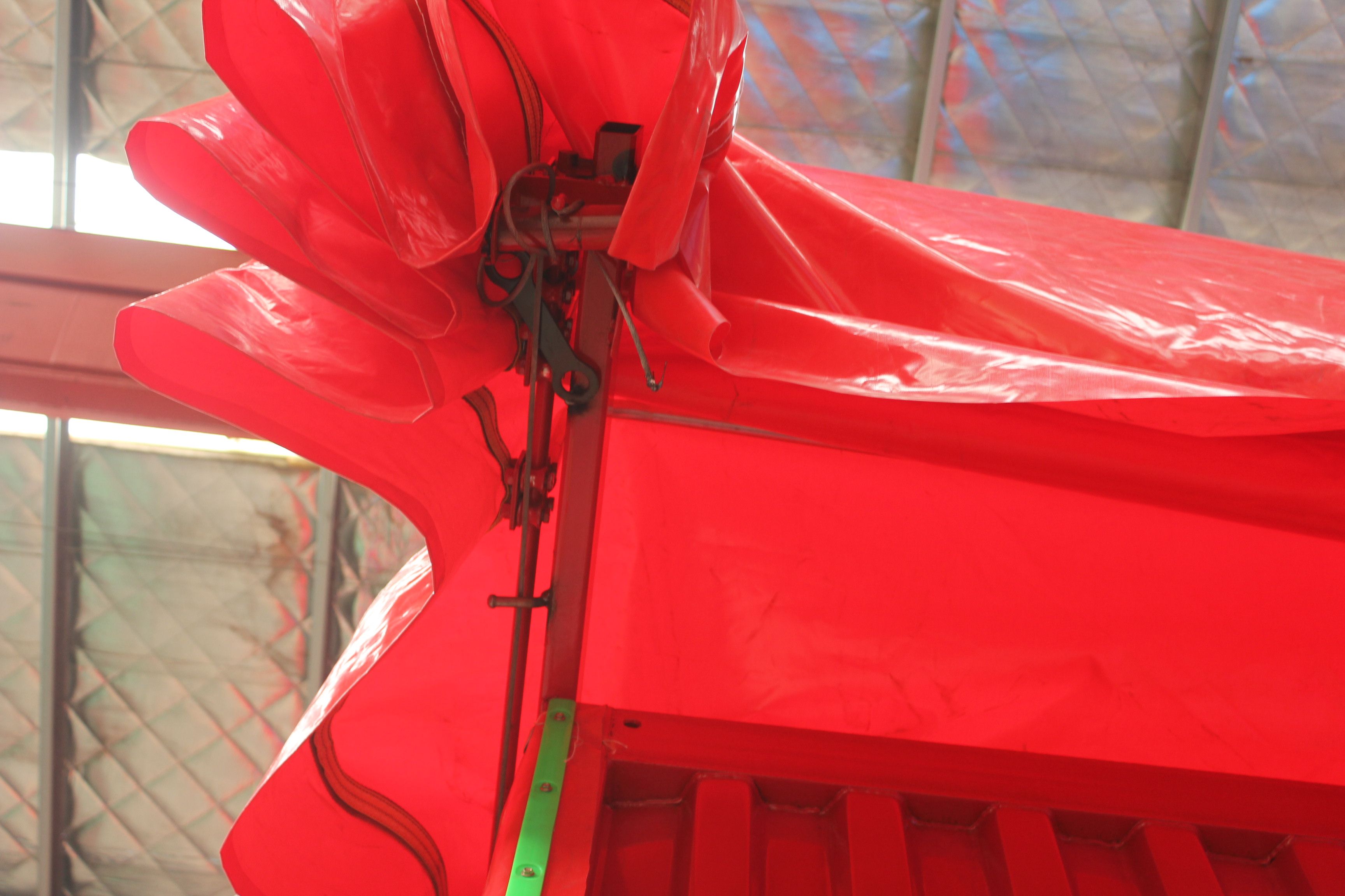 NDRC Announced Enterprise 40 Tons Curtain Semi Trailer with Dual Line Braking System