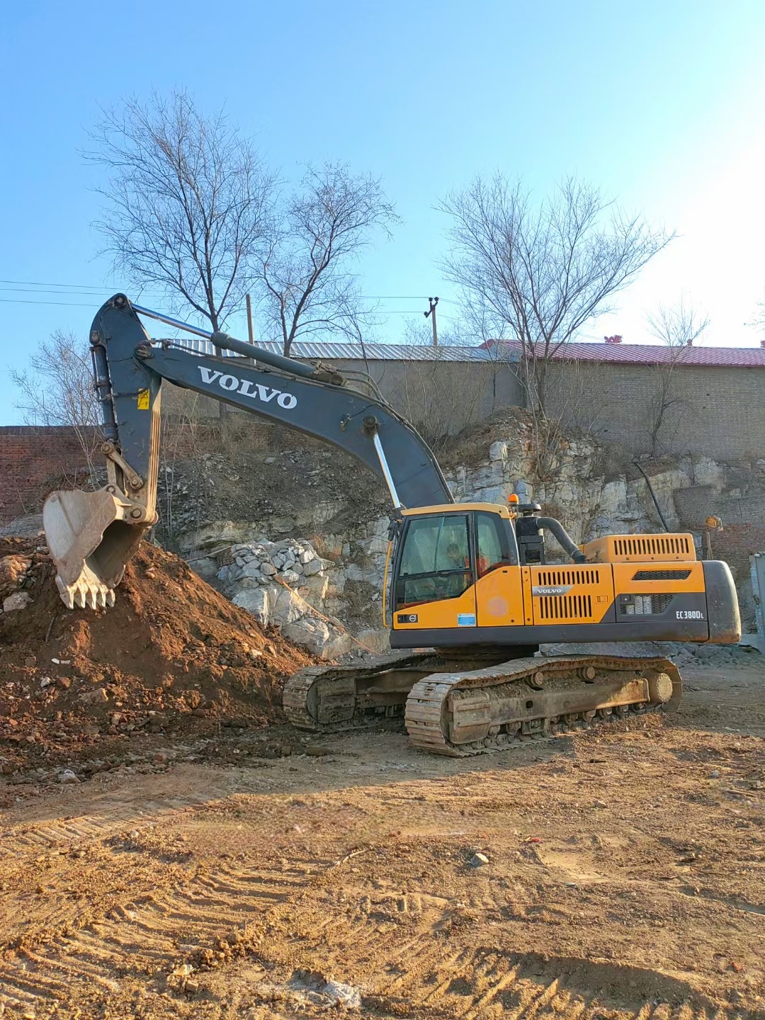Sweden Used VolvoEC380 Excavators Hydraulic Crawler Backhoe 38Ton Mining Digshell