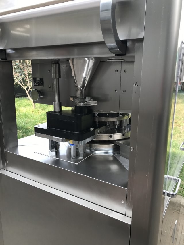 ZP17E 17 Stations Double Layers Medicine Rotary Tablet Press Machine