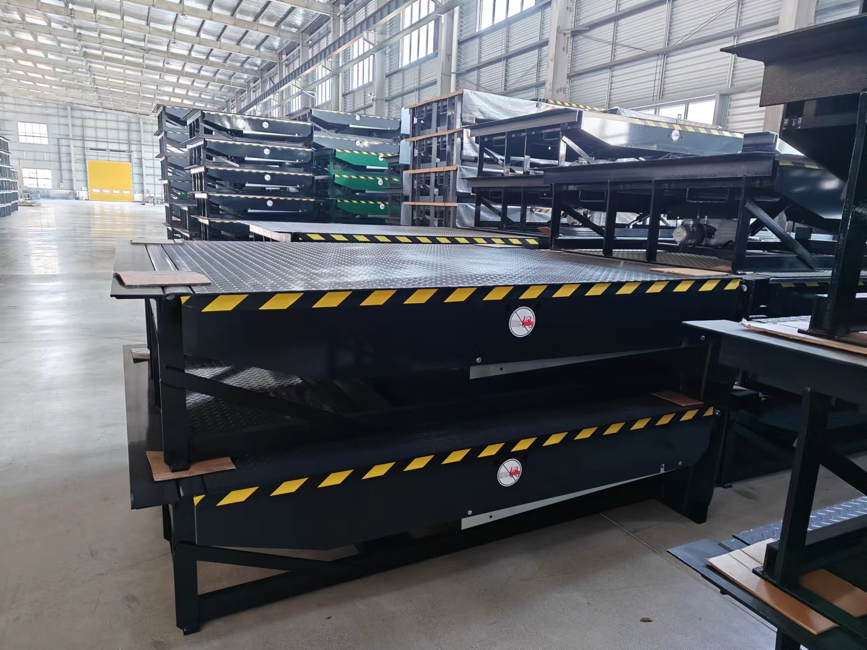 Warehouse Loading Hydraulic Dock Leveler Edge Of Dock Leveler Manufacturer