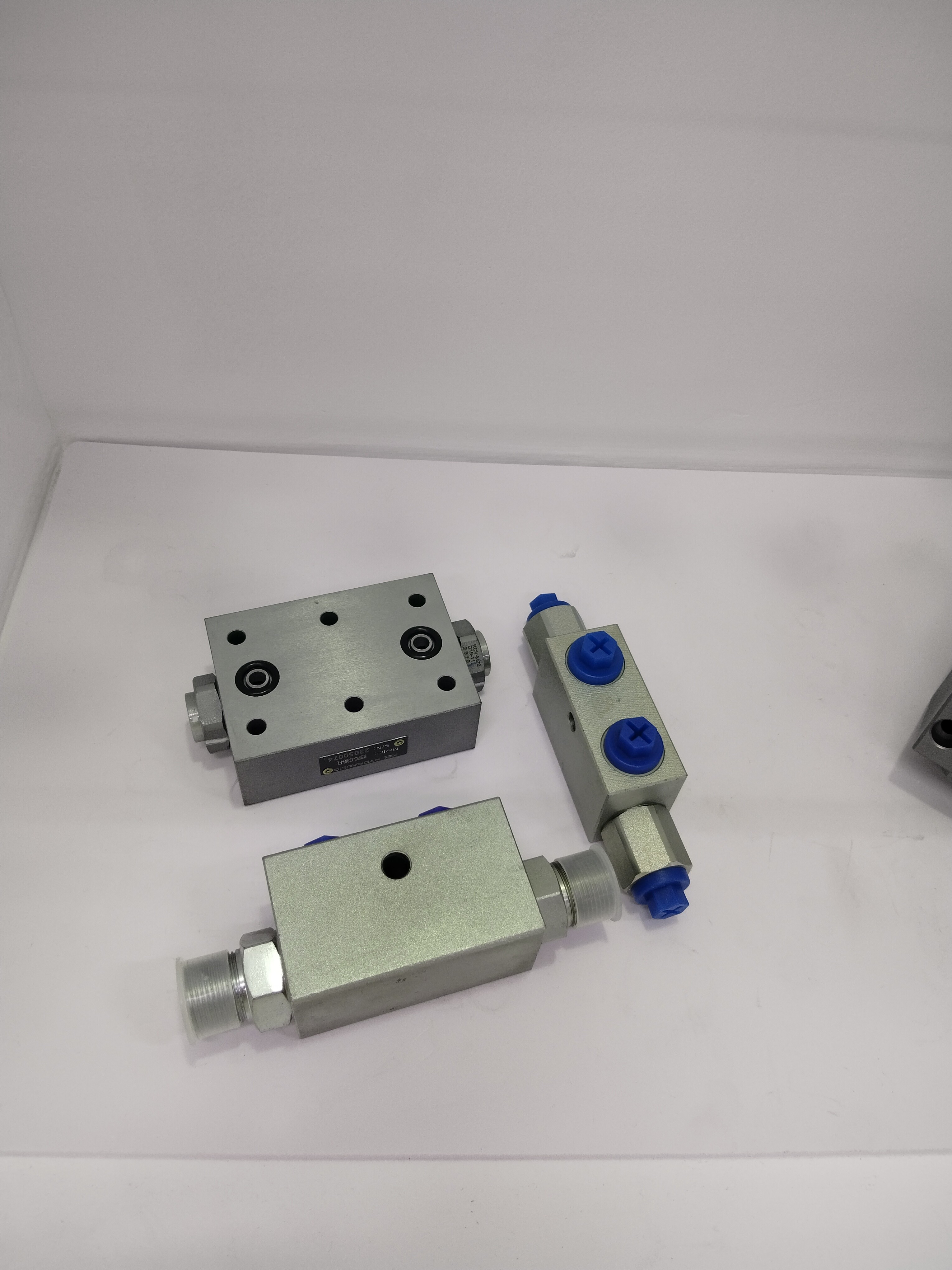 Dual Pilot Operated Check Valve Cartridge Customized Hydraulic Lock Valve