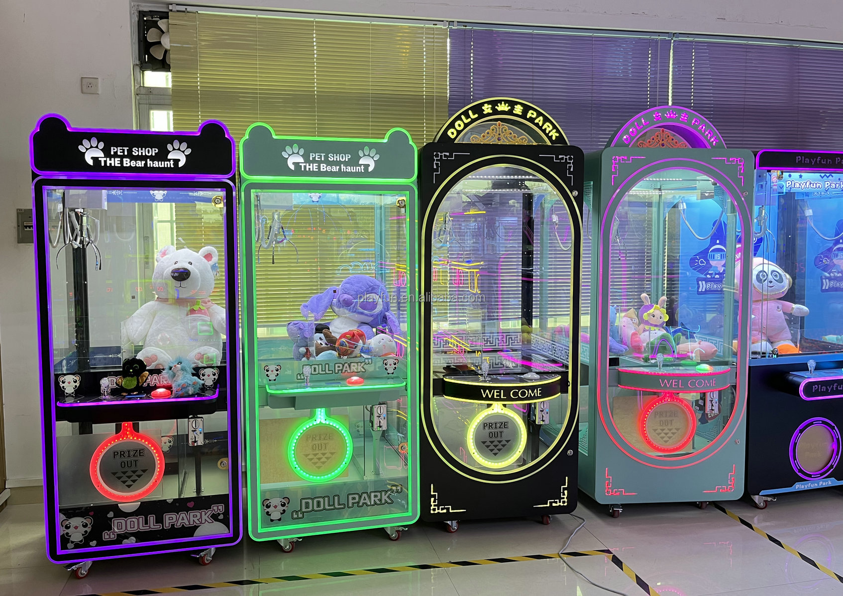 Hot Brazil Black Prize Machines 710 mm Custom Doll Claw Machine 4 Side Transparent Claw Crane Machine