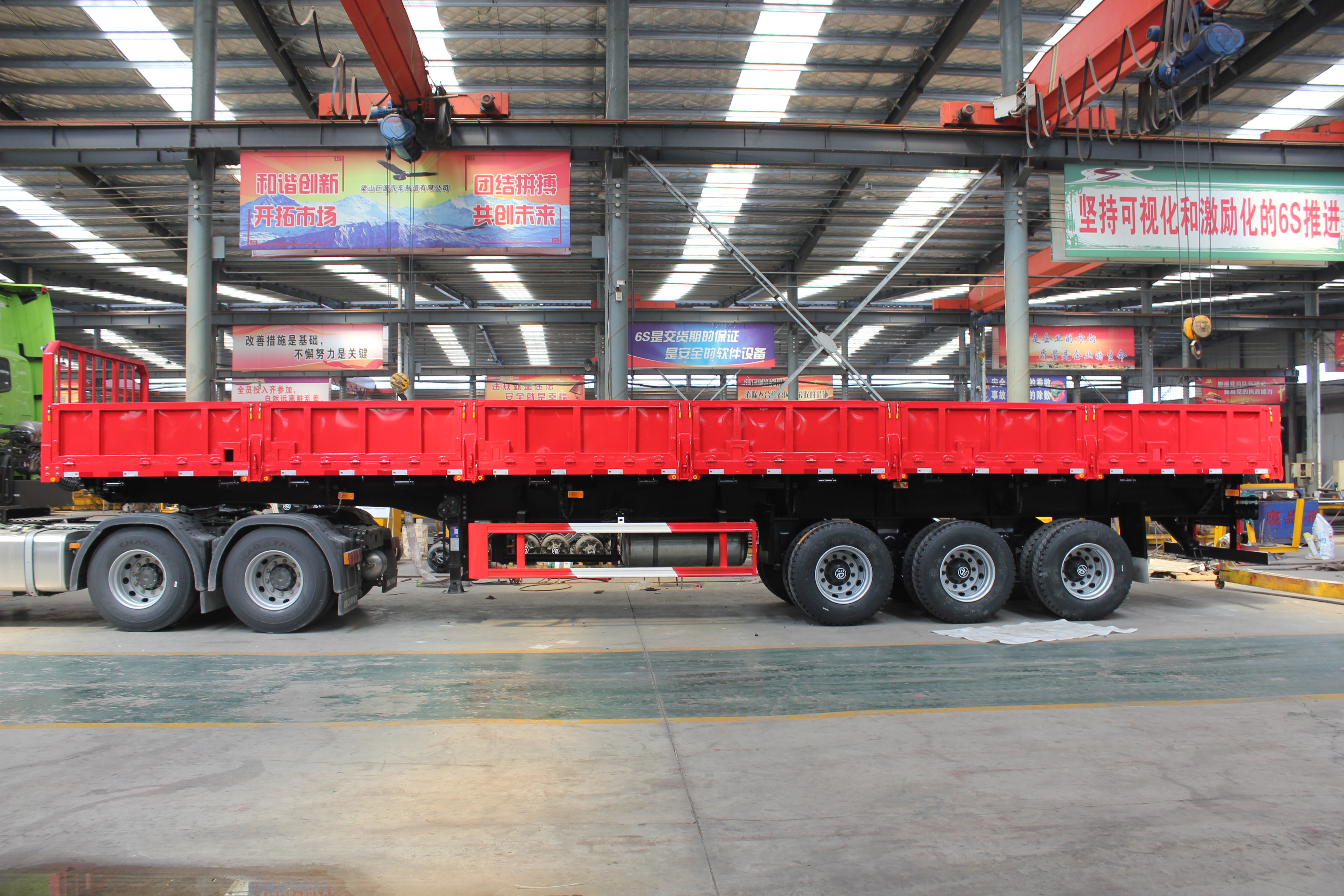 3 Axles 40t Bulk Cargo Semi Trailer with Side Wall As Per Client's Specifications