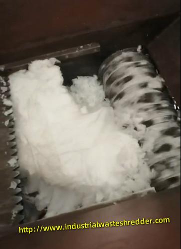 Heavy-duty single shaft shredder machine for high-pressure plastic film