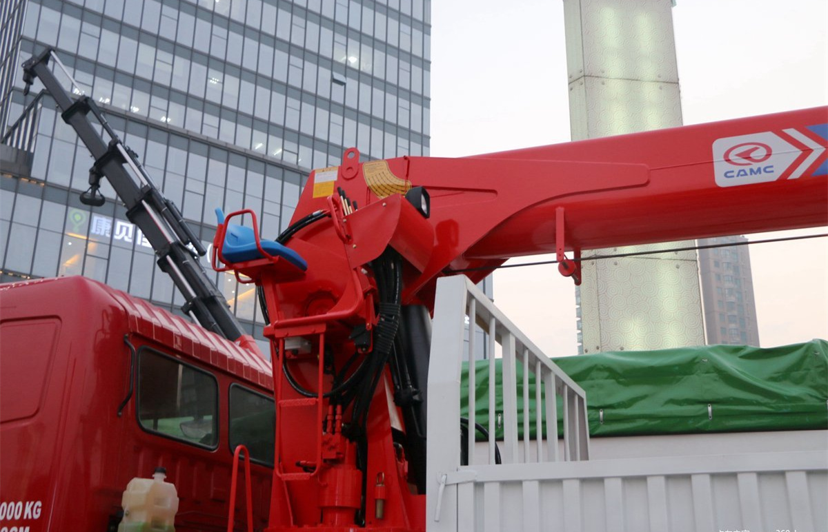 Valin Heavy 31ton Truck 390 Horsepower 8X4 Truck-mounted Crane