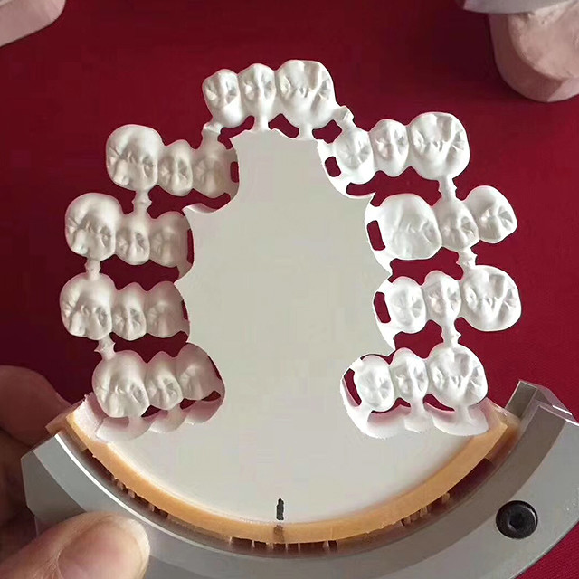 Vertical Horizontal Zirconia Milling Machine Five Axis For PMMA Peek Blocks