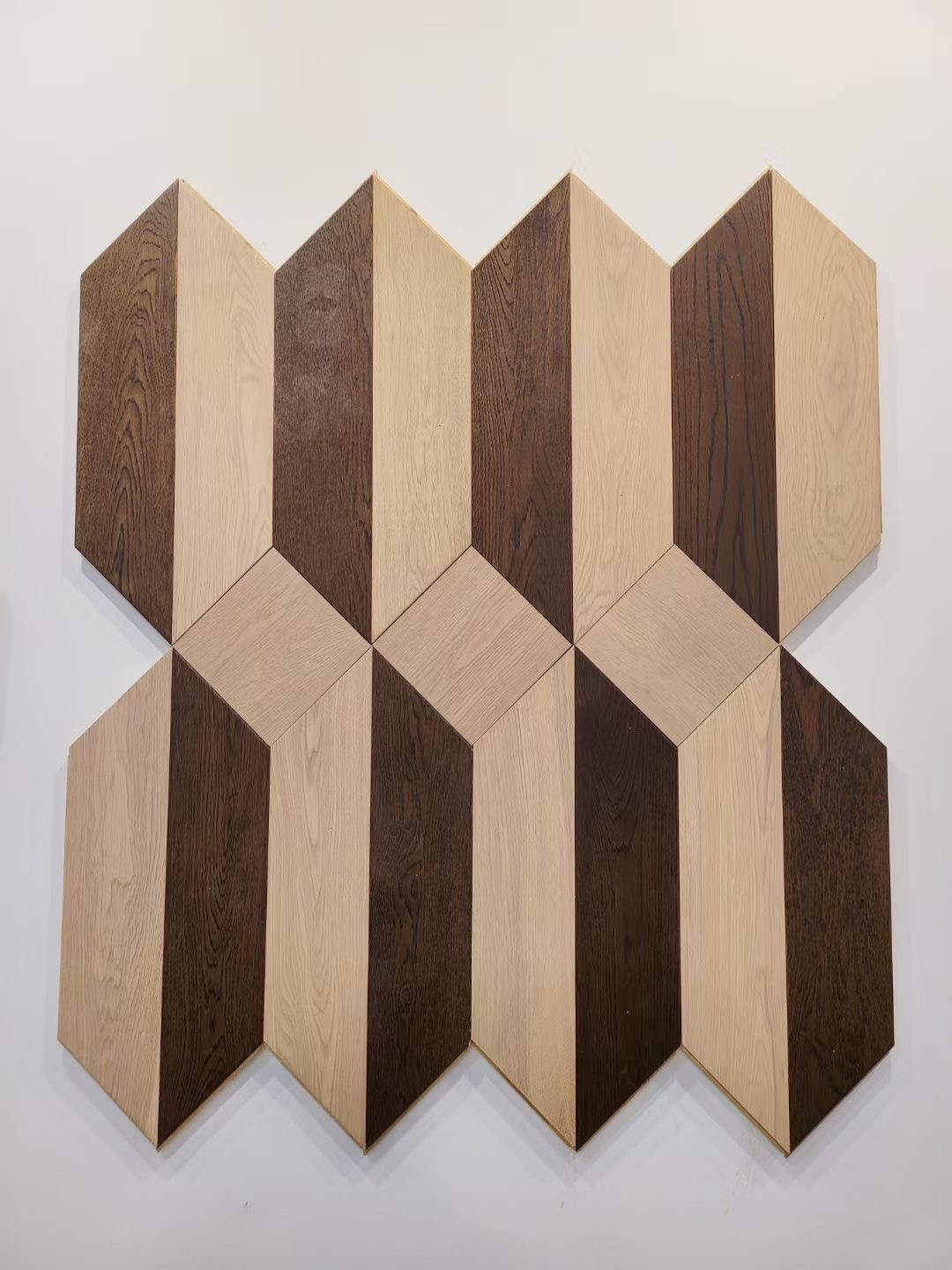 Living Room Engineered Wood Flooring Plank With Art Parquet Design