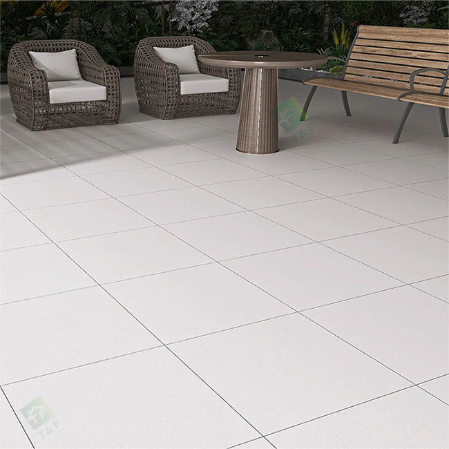 Gray R12 Matte Surface Rustic Outdoor Porcelain Floor Tile Non Slip