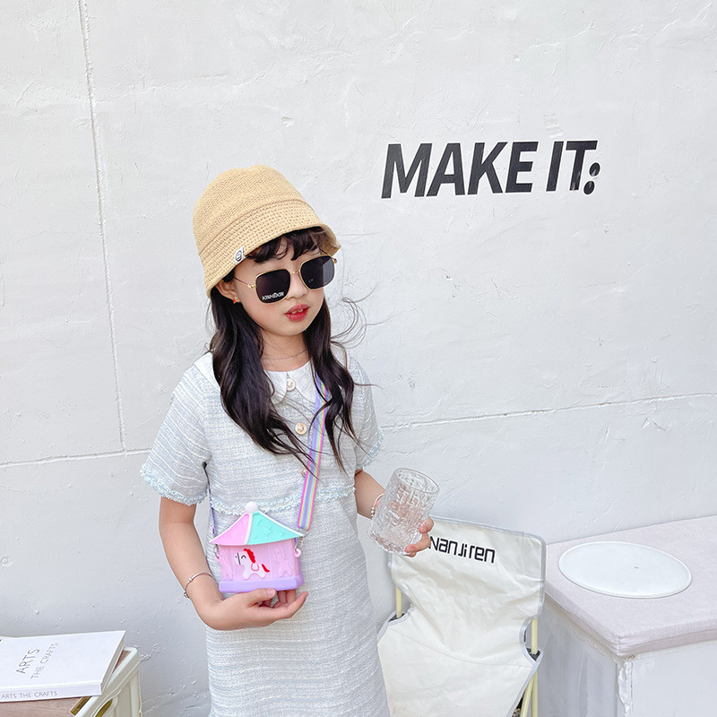 Carousel Kid CrossBody Shoulder Bag BPA Free Silicone Pencil Case For Stationery And Makeup Organization School Supplies