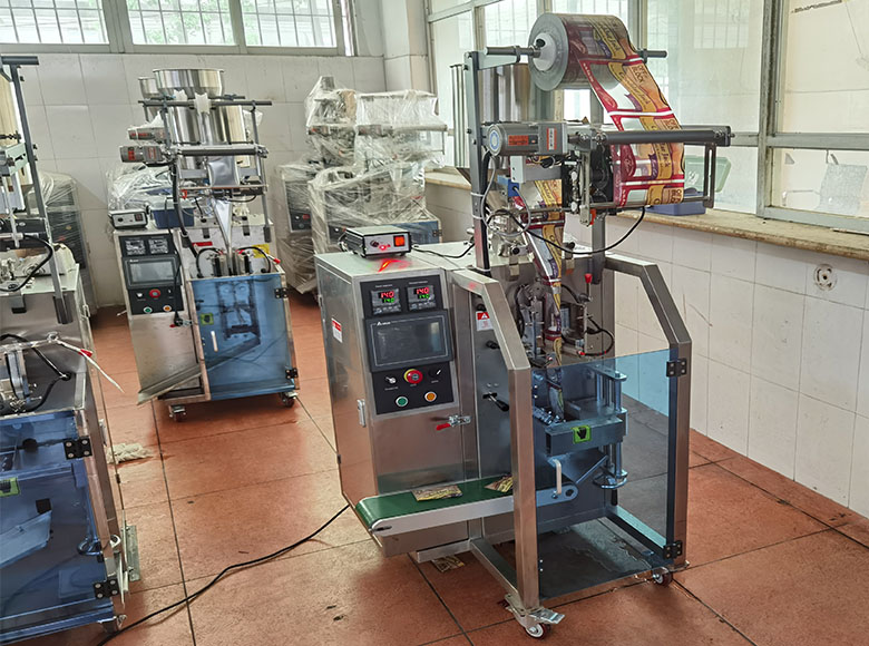 3 Side Liquid Packer Machine 60bags/min Auto Weighing Filling Machine