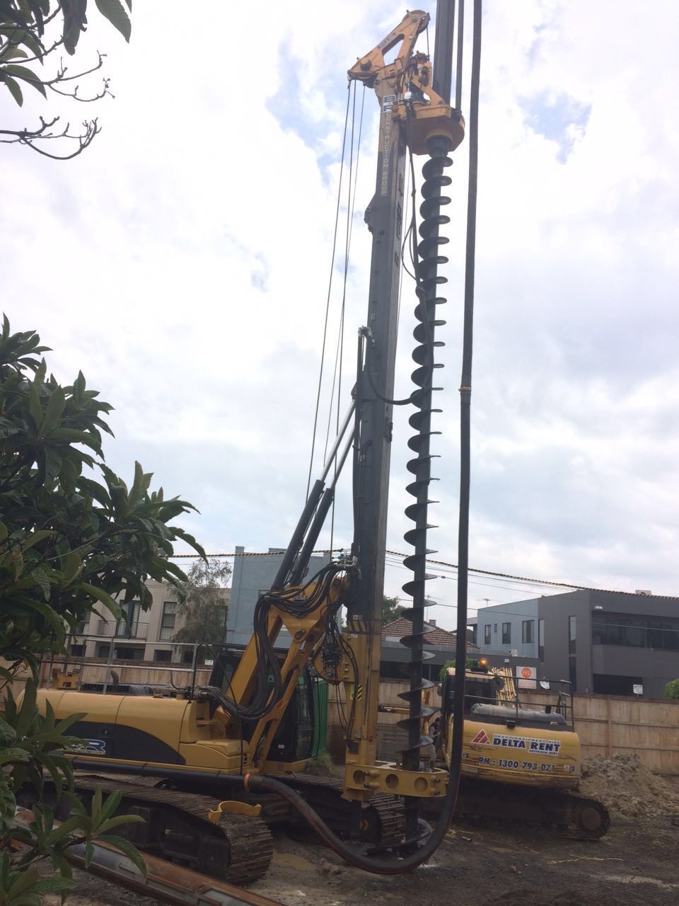 35 MPa Operating Pressure Rotary Piling Rig With 5° Forward 15° Backward Mast