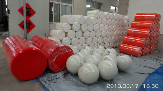 Excellent Weather Resistance EVA Foam Fender Swivel Included -30C To 80C For Boats