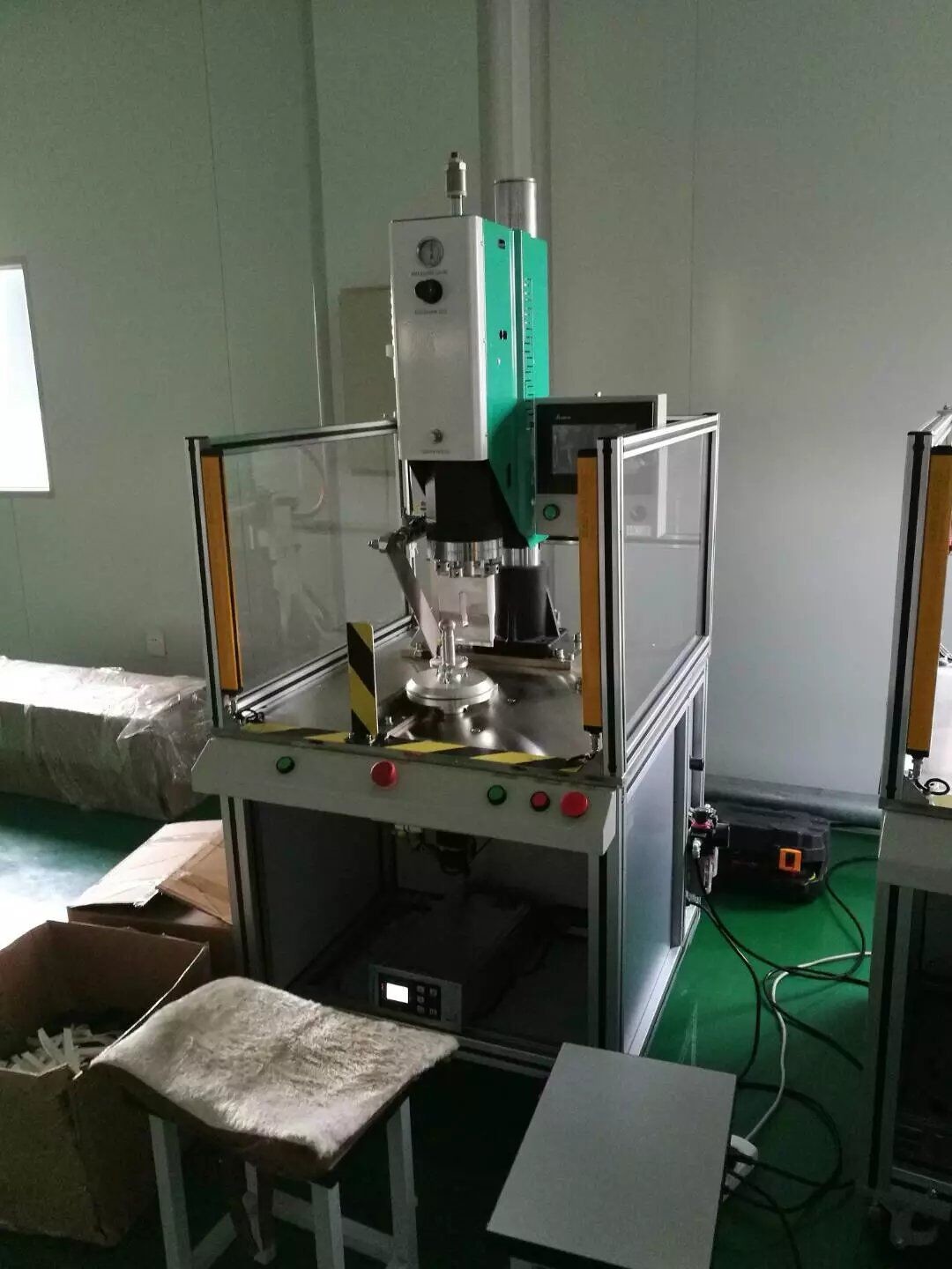 4200W High Power Ultrasonic Plastic Welding Machine Longitudinal Vibrations Activates