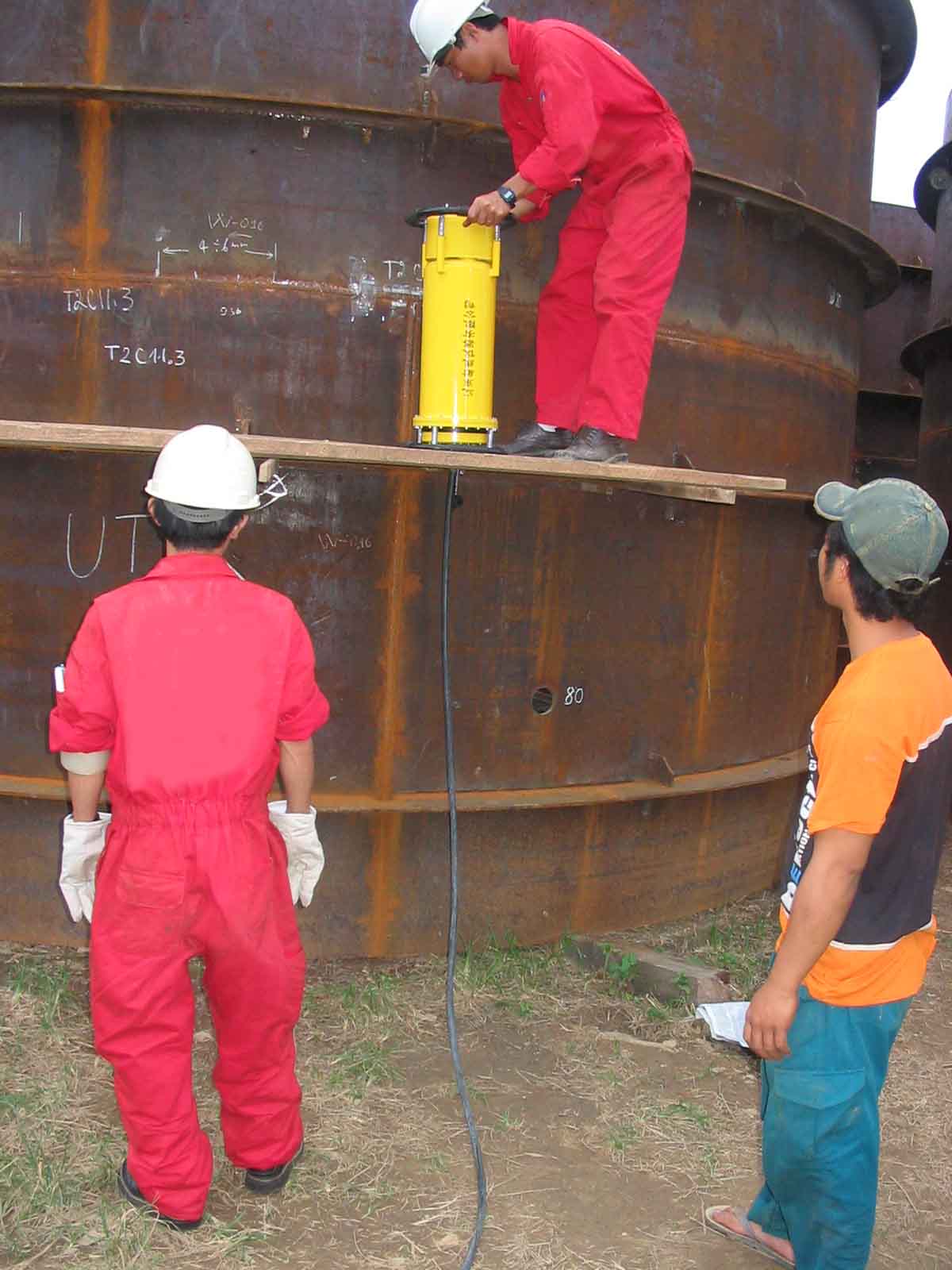 Portable x-ray machine for welding line detection , radiography testing equipment