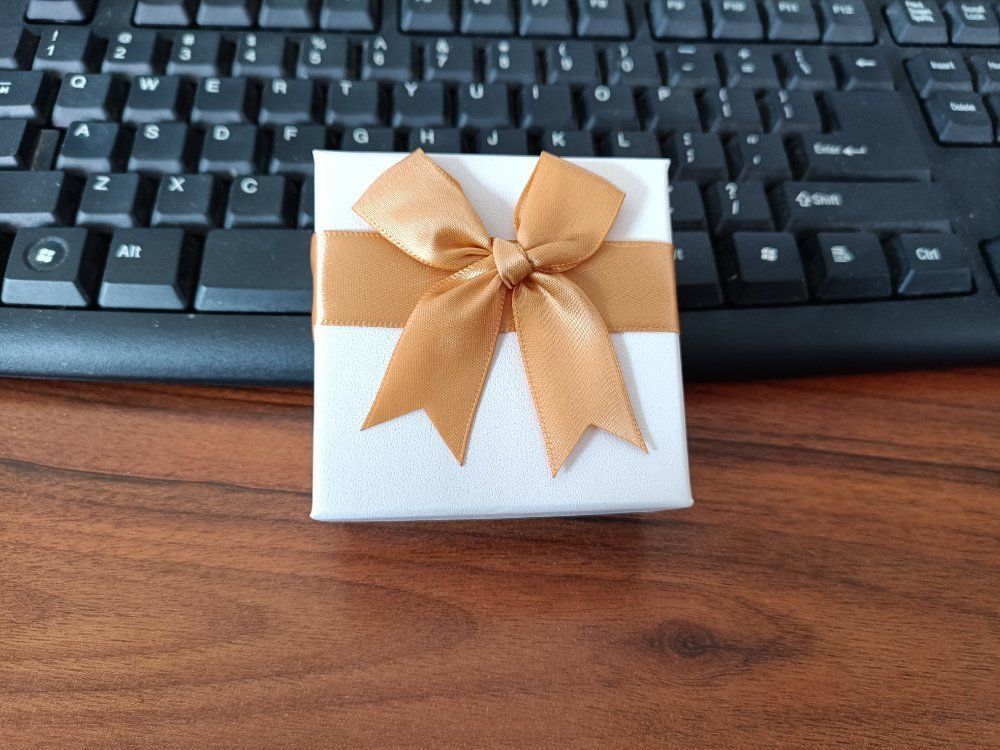 Upper and Lower Cover Ring Earring Necklace Pendant Jewelry Bracelet Set Gift Packaging Box with Ribbon and Foam Insert