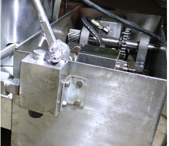 Fully Automatic Avocado Oil Press Machine 60 Mpa Working Pressure 9 Kg / Time Capacity Hydraulic Oil Presser
