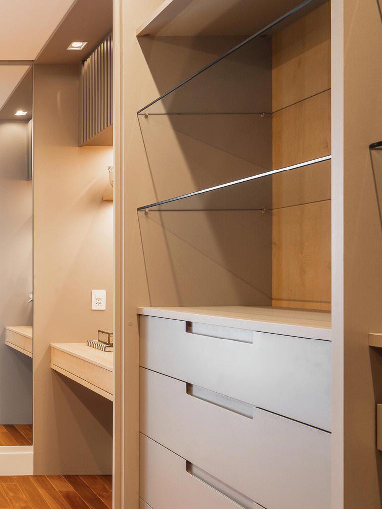 Custom Set Wood Style 2024 Modern Modular Bedroom Walk-in Closet System for Apartment