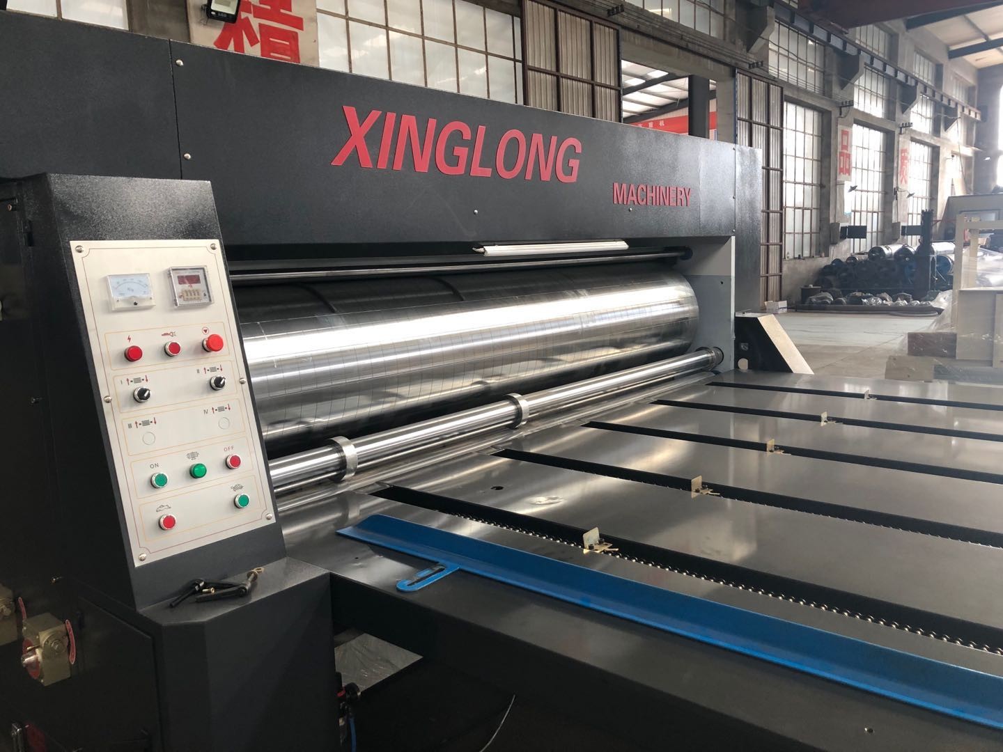 Durable Printing Slotting Die Cutting Machine Semi Auto Chain Feeder 2 Color