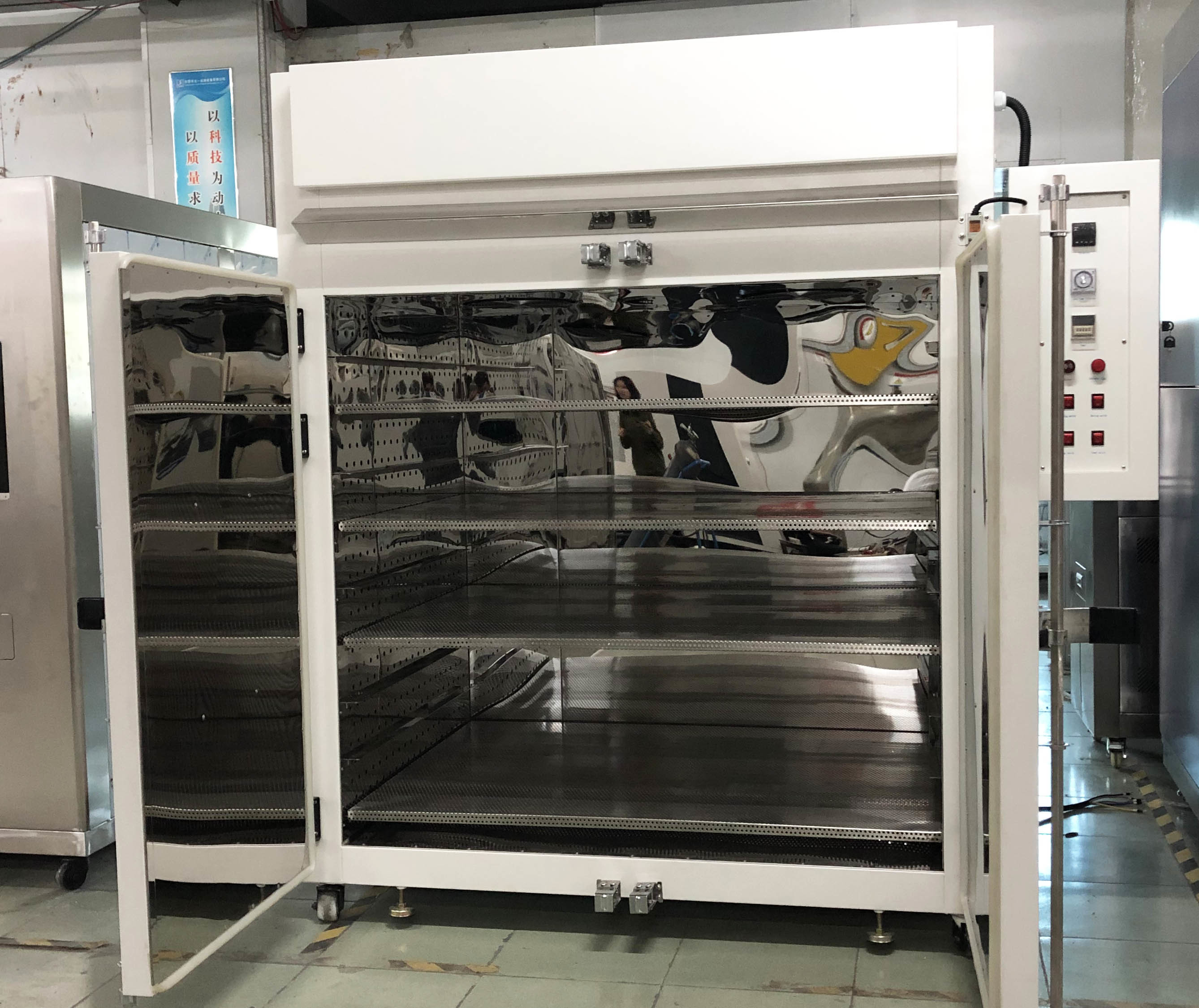 LIYI Dust Free Hot Air Circulation Drying Oven High Uniformity 3 Phase 380V