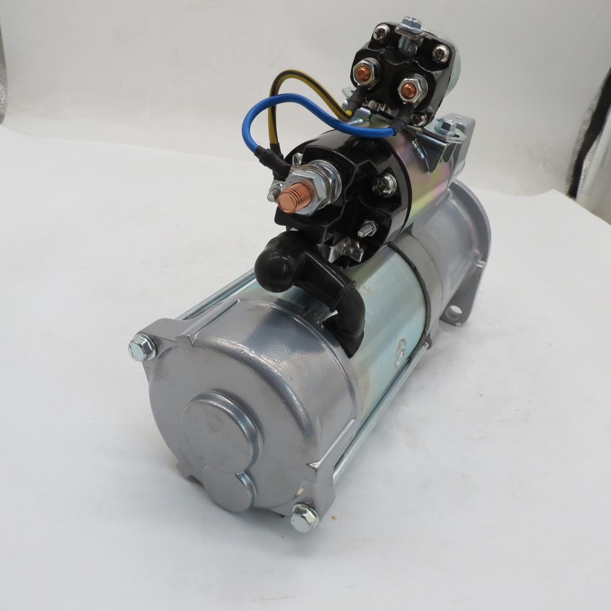 Selling starter L30L2-3708100