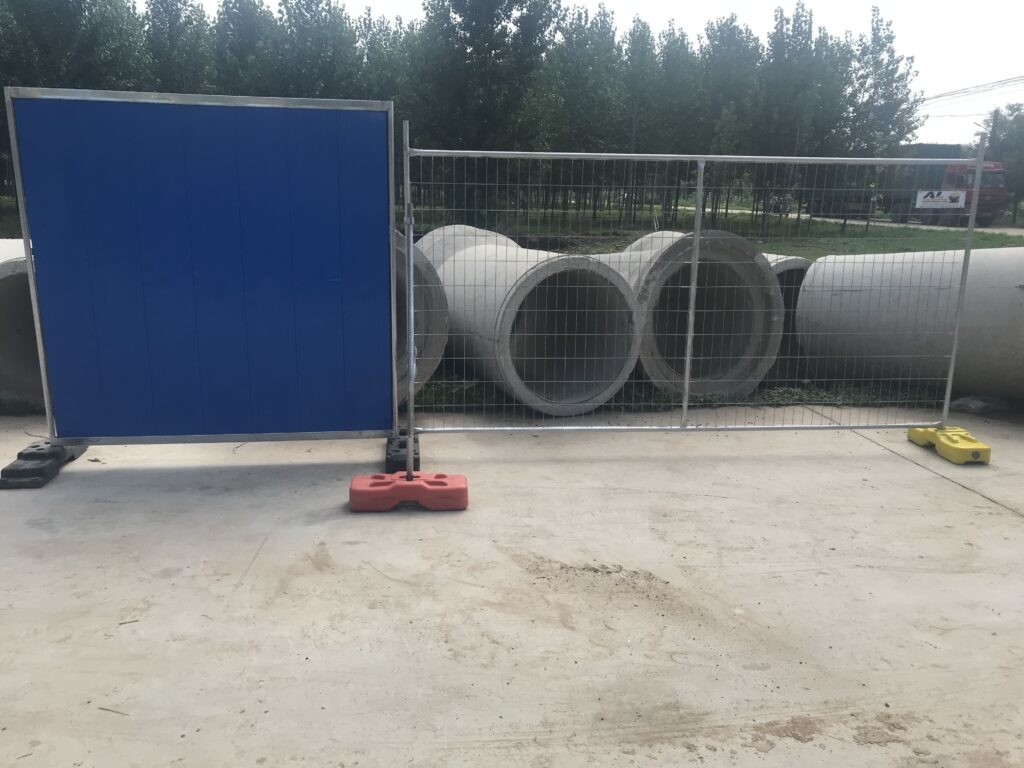 New Zealand Nelson OD 40mm temporary fencing panels x 1.80mm wall thick 2.1mx2.4m width Mesh 60mm x 150mm