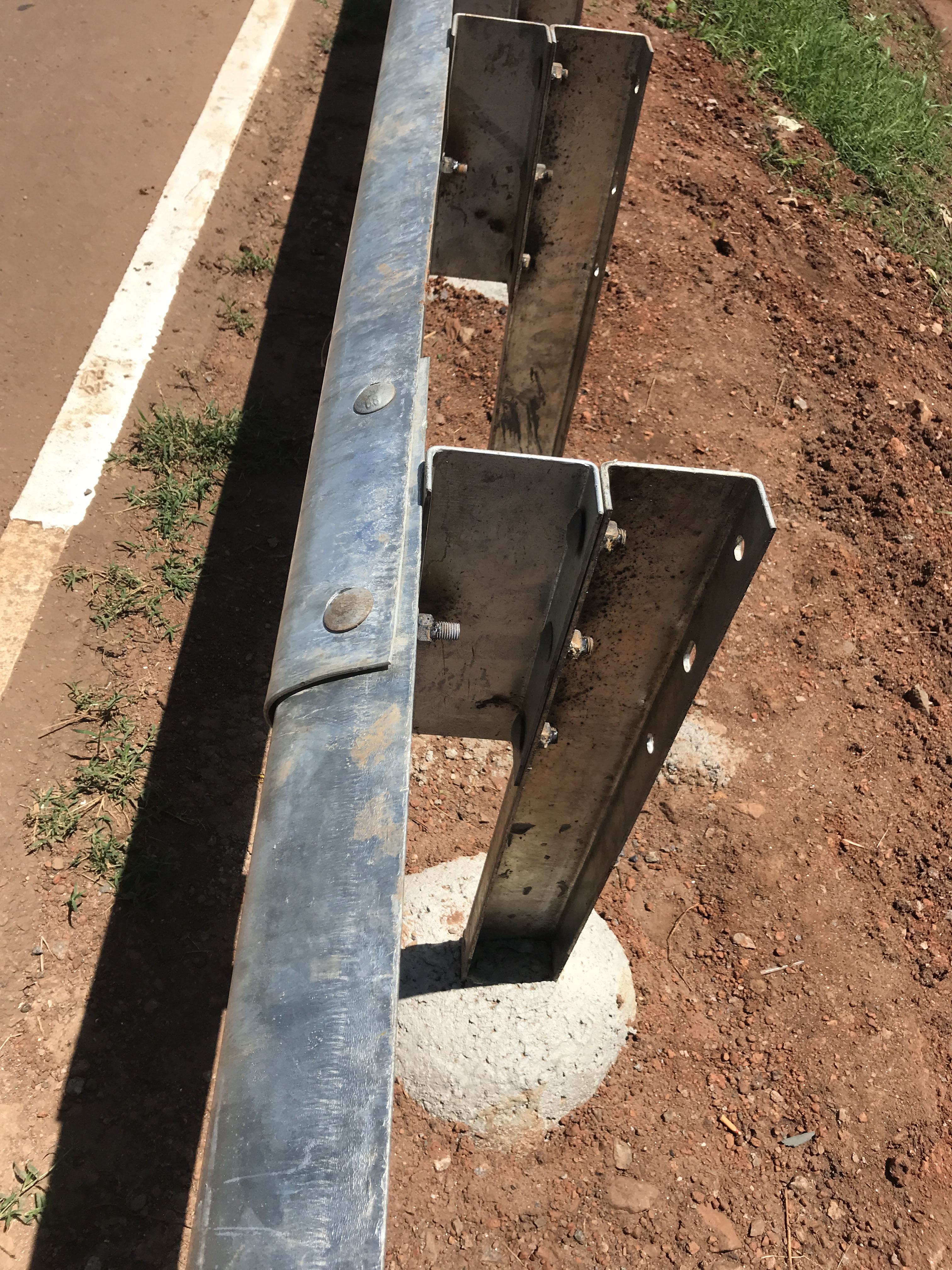 Road Traffic Safety Hot Dipped Galvanized U Posts for Crowd Control Barrier Fence