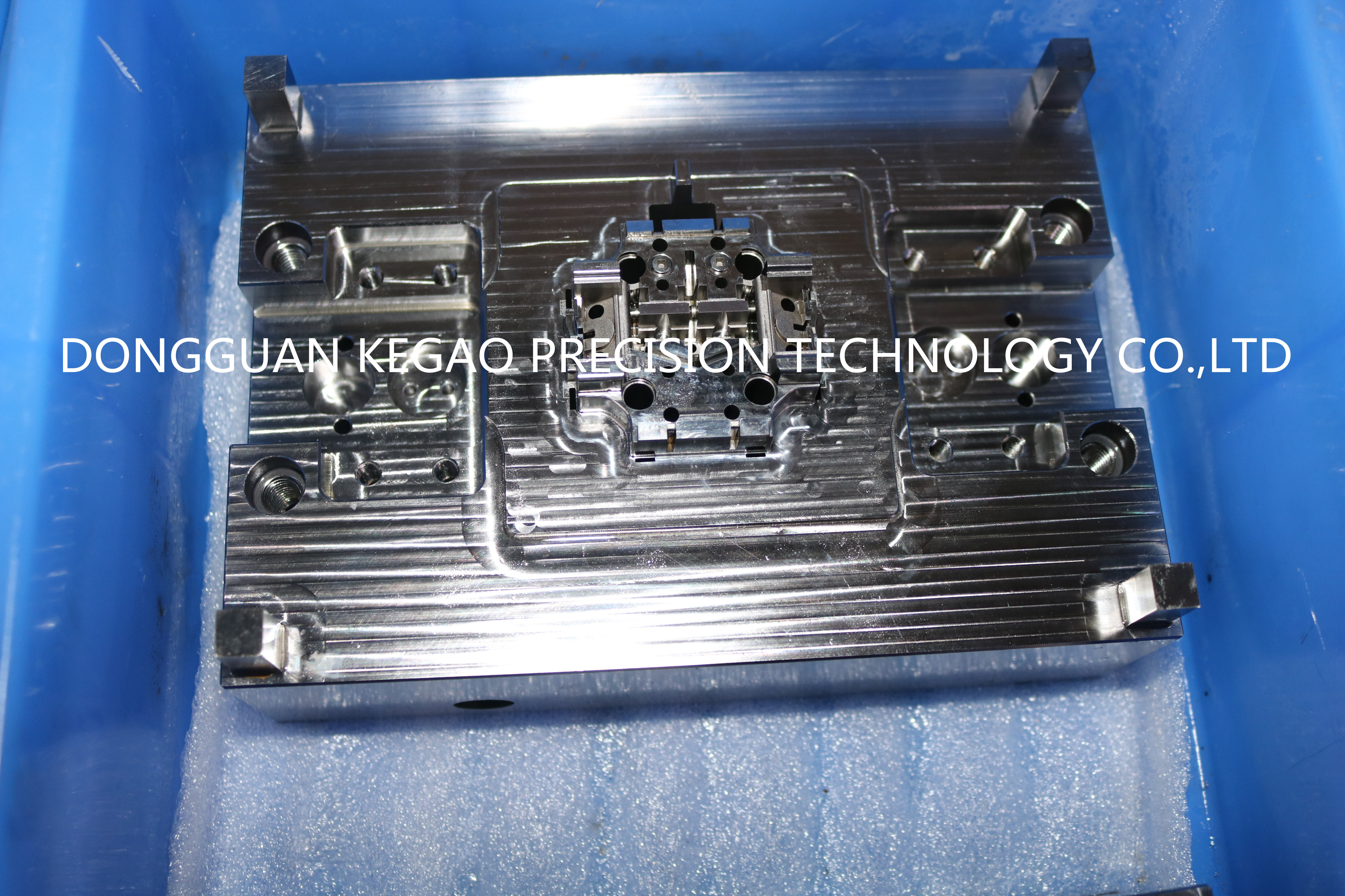1.2343ESU Precision Injection Molding Parts , 52HRC Moulded Precision Components