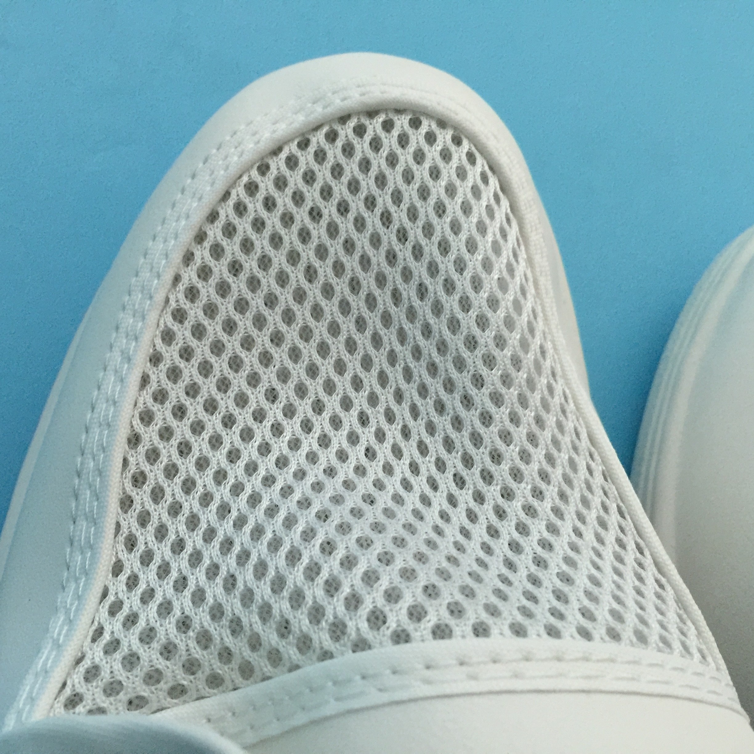 Single Hole Mesh ESD Safety Shoes Anti Static Footwear Non Autoclavable