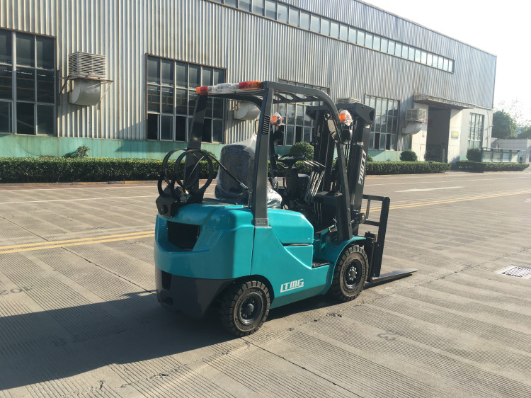 Nissan Engine 1.5 Ton LPG Forklift Truck Material Handling Equipment For Factories