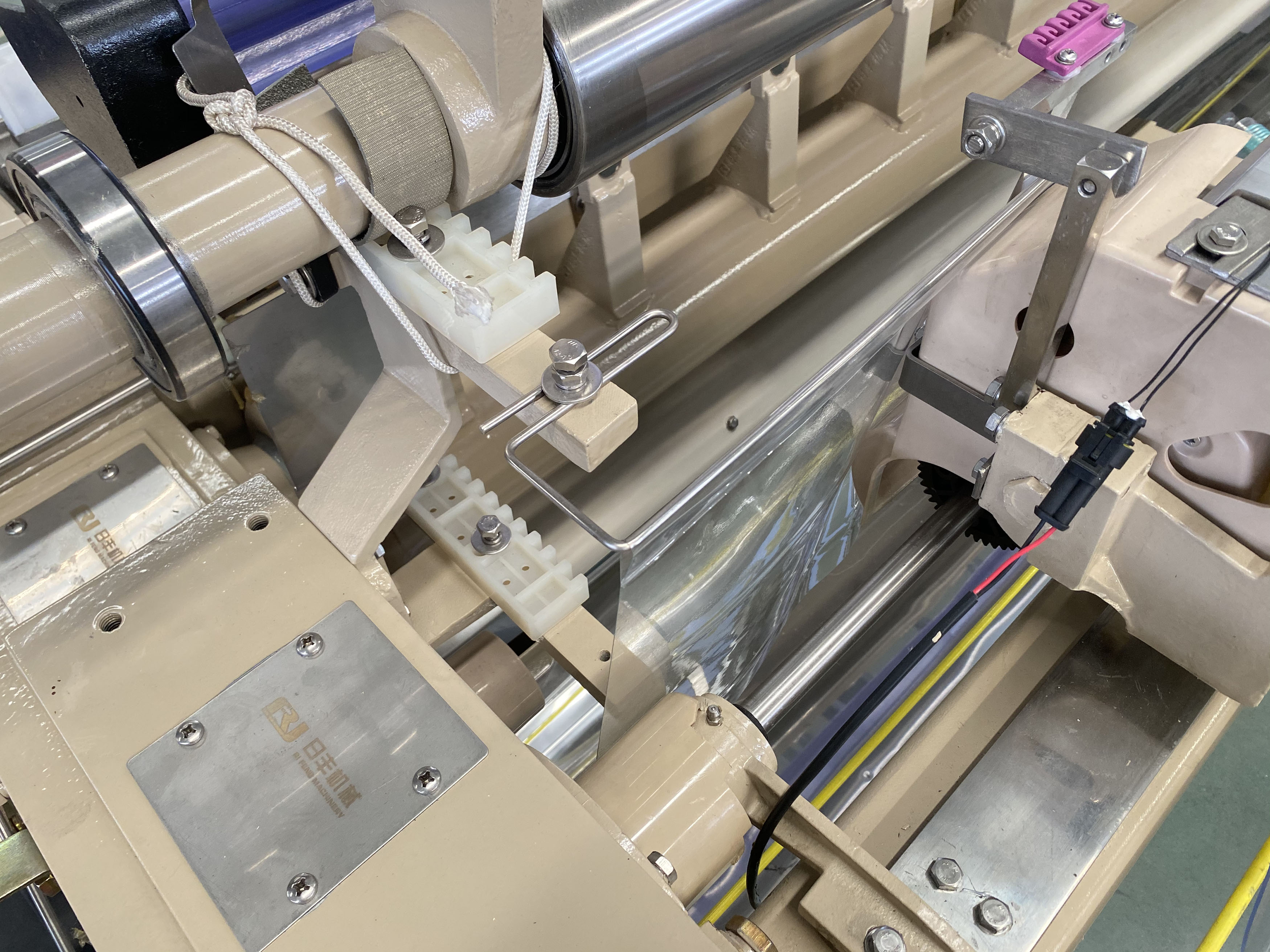 360cm Air Jet Looms Staubli Cam Dobby Shedding Air Jet Textile Machine