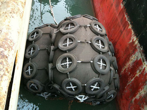 2500mm*4000mm Anti Collision Rubber Floating Pneumatic Fender Truck Aircraft Tires