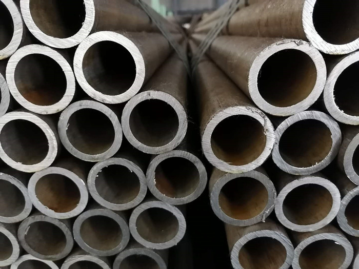 ASTM A210 Power Station 0.8mm Cs Seamless Pipe with Wall Thickness 0.8-15mm