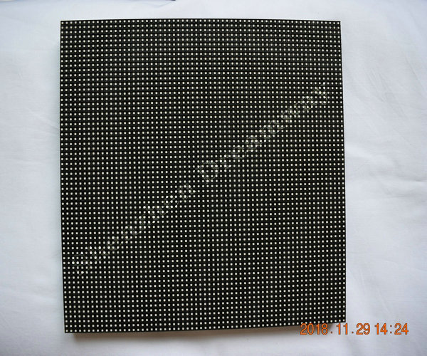 p3.91 outdoor display wall