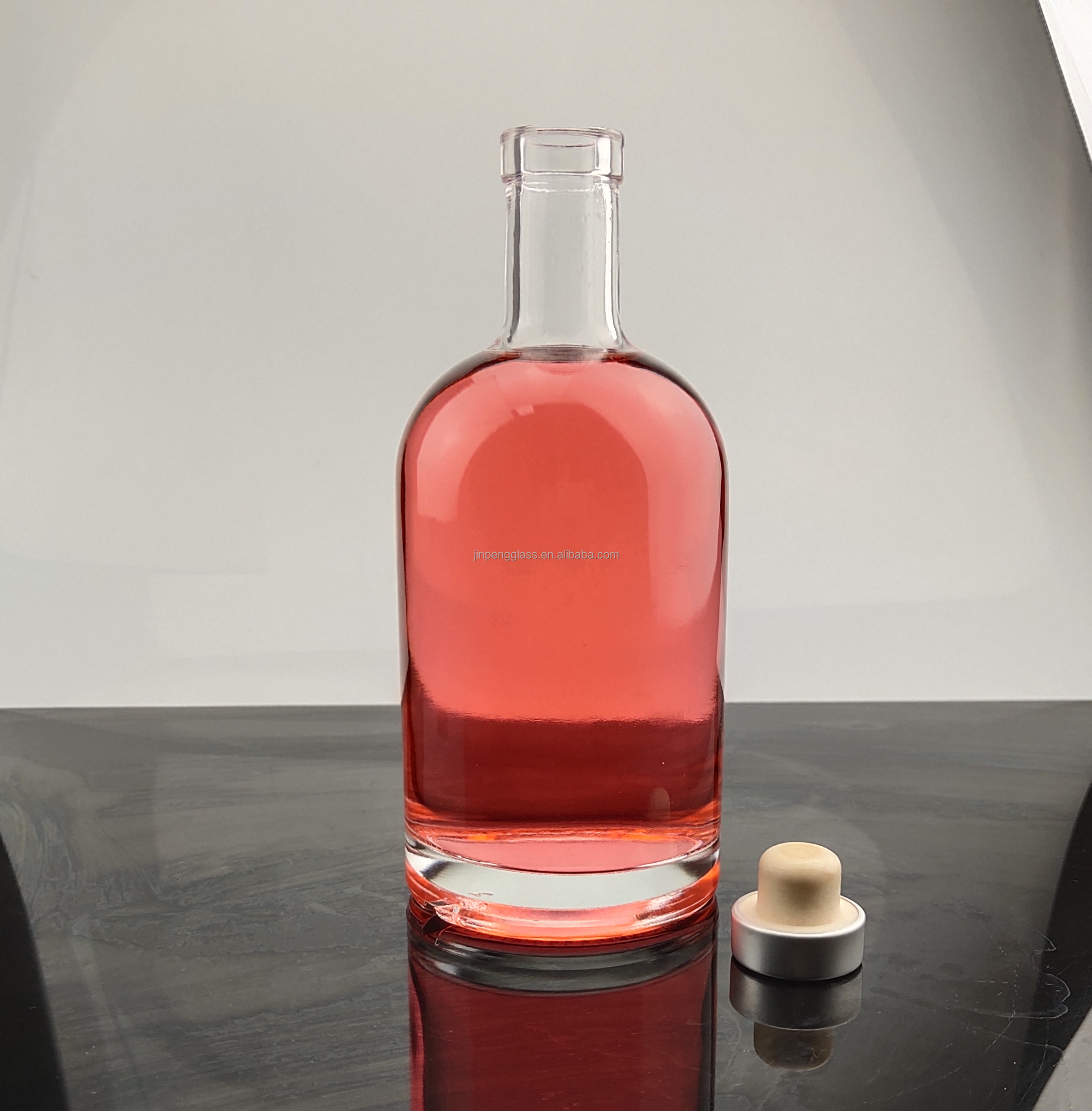 Global Classic Round Shape 70cl 75cl Glass Bottle For Liquor With Customized Logo