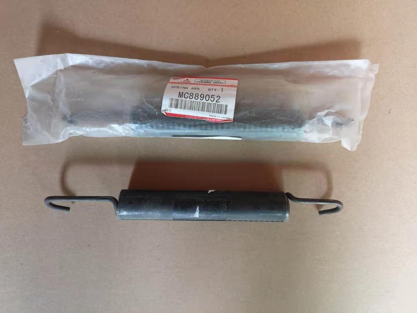Brake Shoes Return Spring For Fuso Truck Front MC889051 Rear Wheel MC889052
